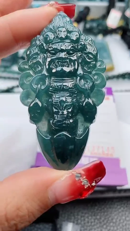 【闪购商品】翡翠颈饰未镶嵌              