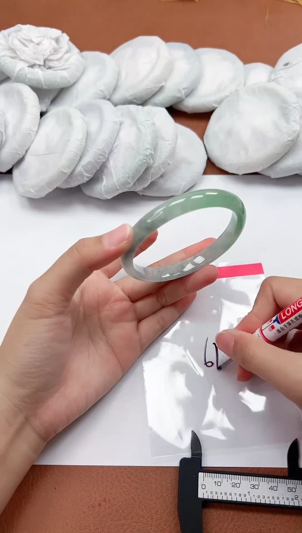 高端手镯，一物一拍M46