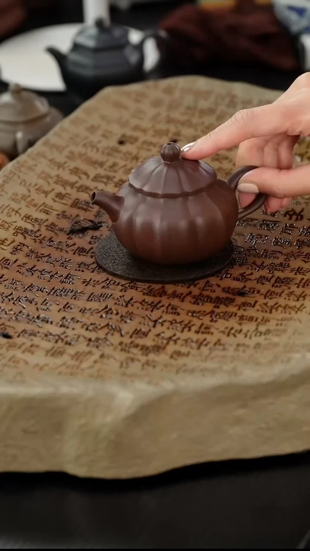 茶壶紫砂老紫泥筋纹菱花150cc