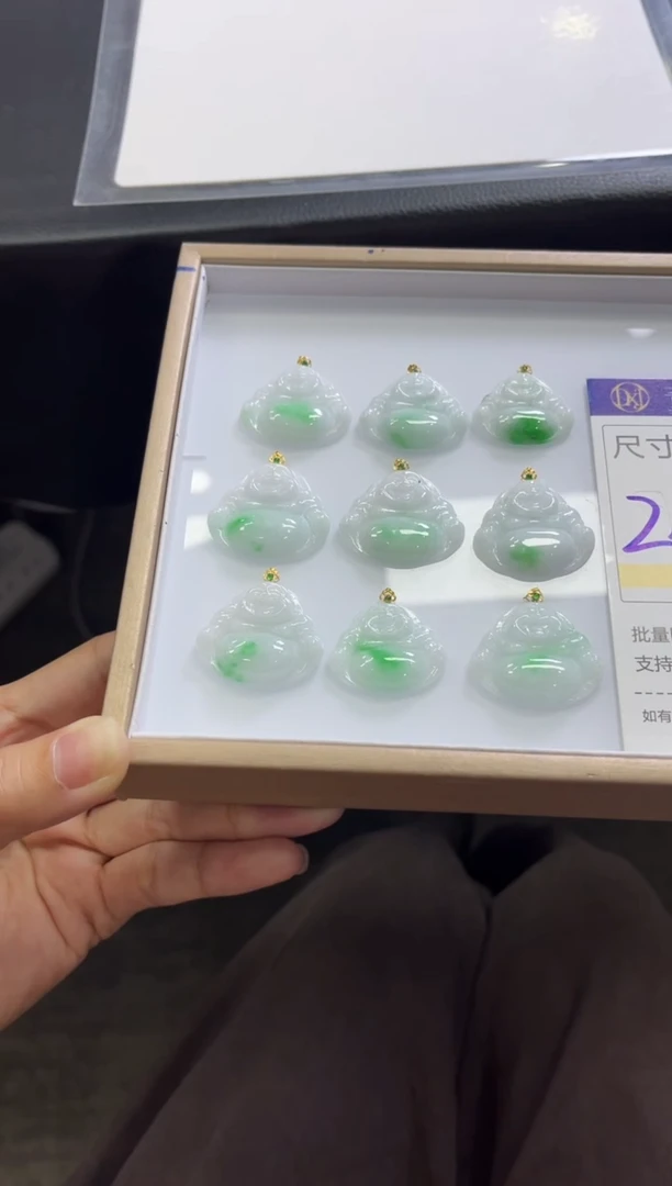 颈饰18K金镶嵌翡翠T52/多样性发一件/配绳子