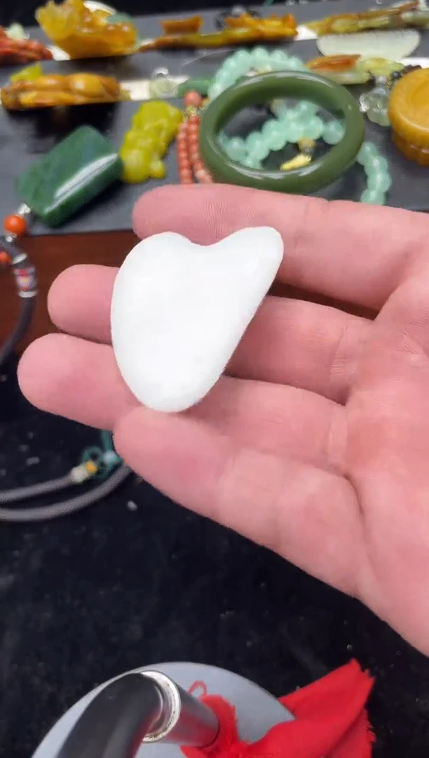 未镶嵌岫玉吊坠·