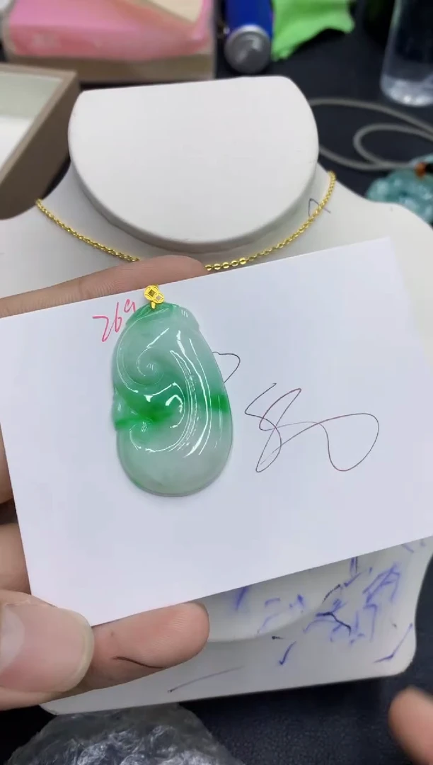 翡翠18K金镶嵌颈饰1111111111