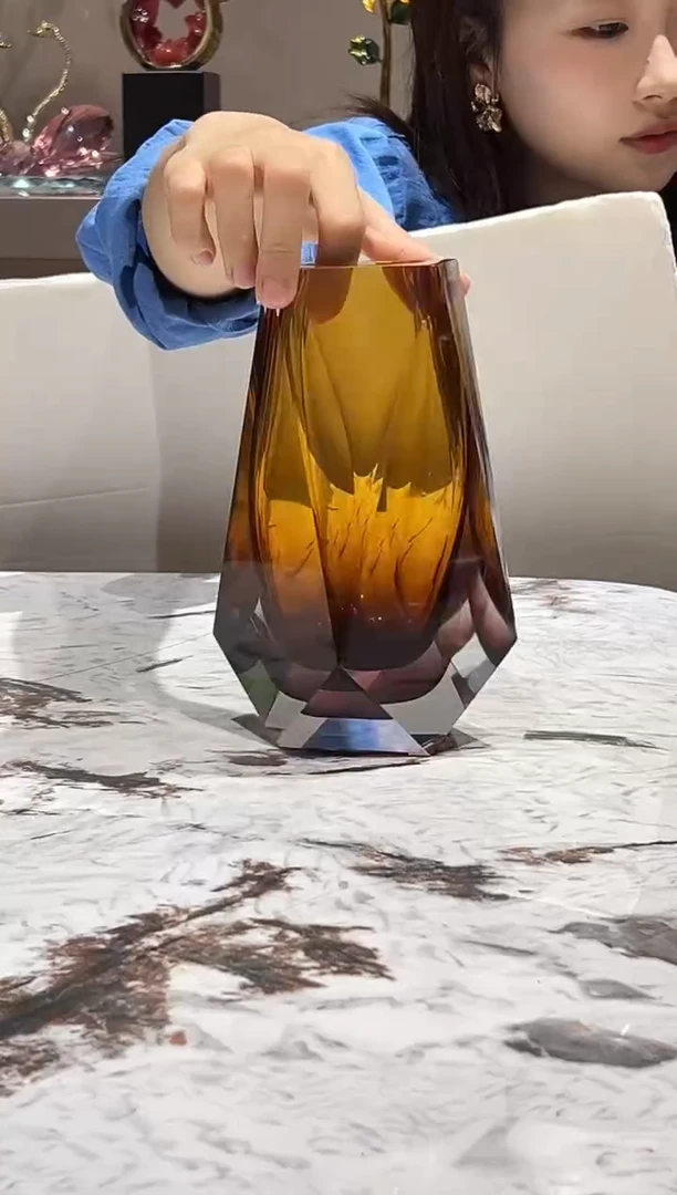 清仓款琥珀色小小切面花瓶