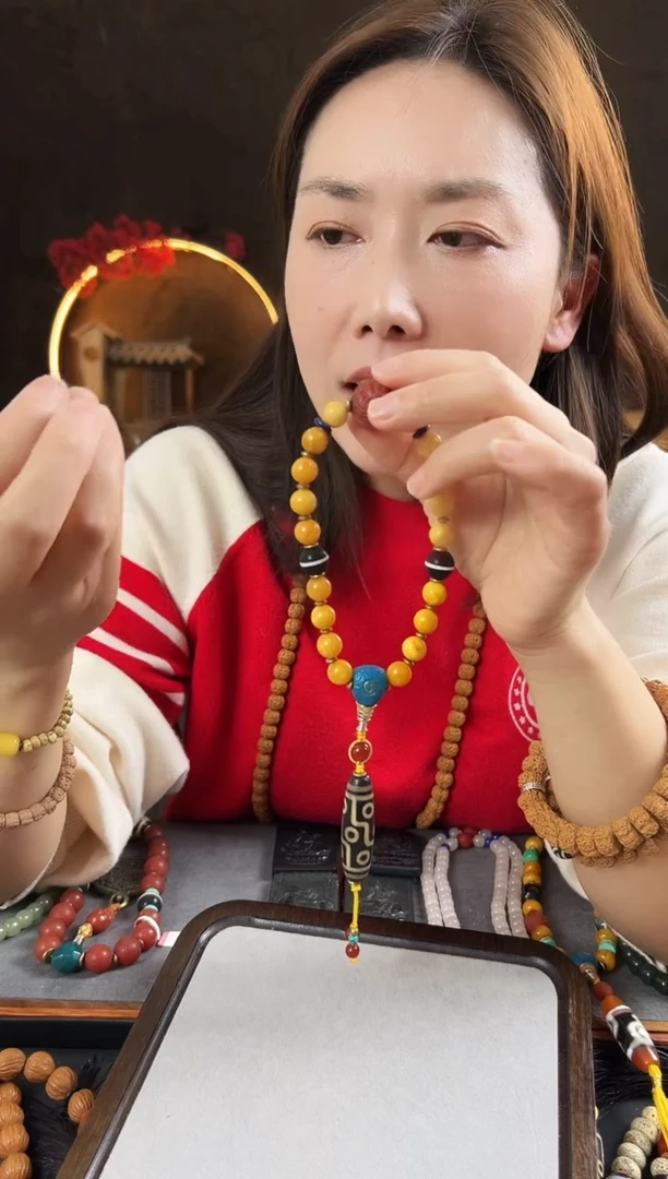 【闪购商品】金刚菩提吊坠老鸡油黄手持
