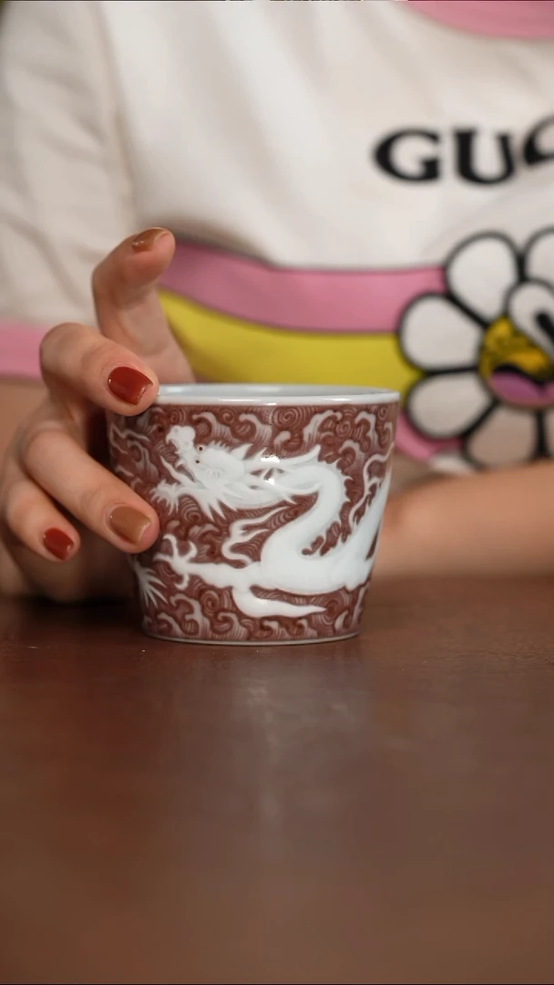 釉里红堆白龙纹冰桶杯