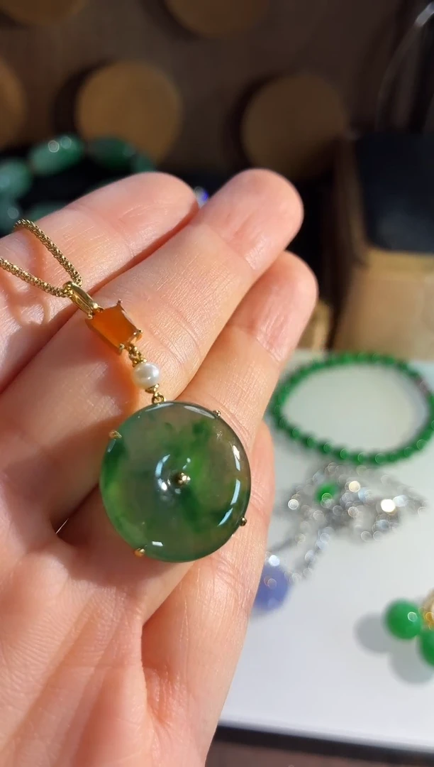 吊坠(不含链)18K金镶嵌翡翠吊坠