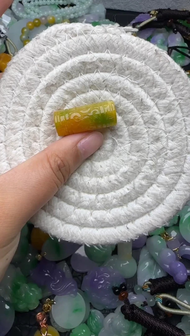 颈饰未镶嵌翡翠缅甸翡翠吊坠