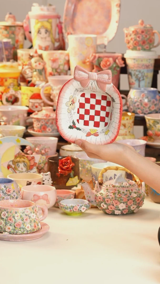 摆件陶景德镇釉下彩手绘设计师款陶瓷