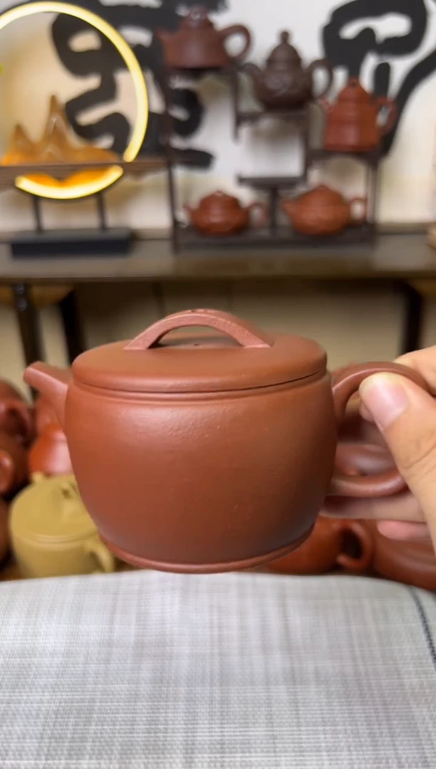 茶壶段泥红降坡汉瓦壶200CC