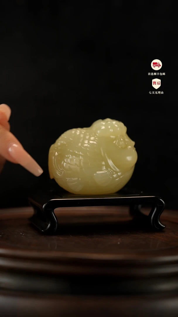 云南石竹叶青雕刻：胖头福鱼摆件手把件茶宠