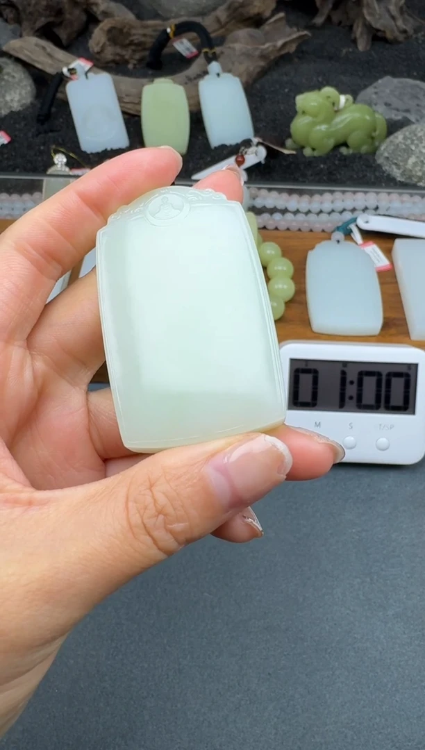 颈饰未镶嵌和田玉3