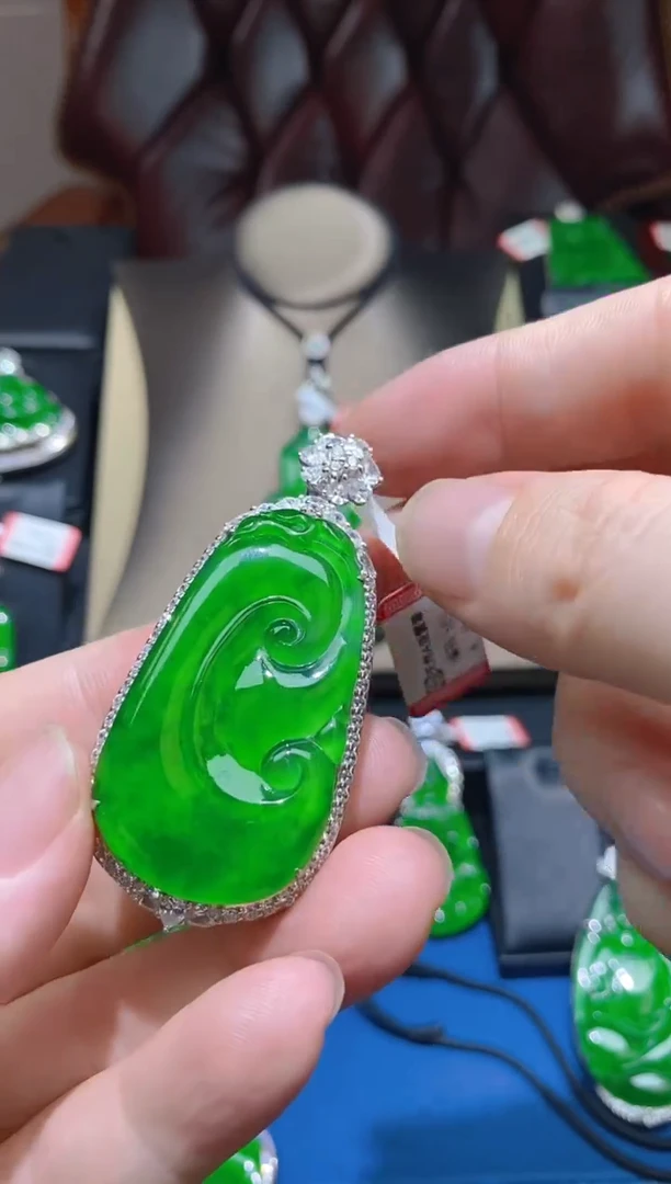 【闪购商品】翡翠颈饰未镶嵌天然A货翡翠M10