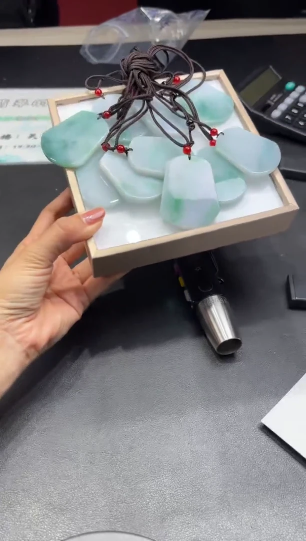 未镶嵌挂件翡翠多样性发一件R703183
