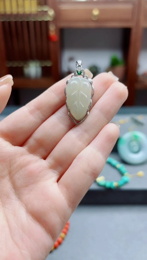 和田玉银S925镶嵌颈饰s925银和田玉叶子吊坠LP赠皮绳