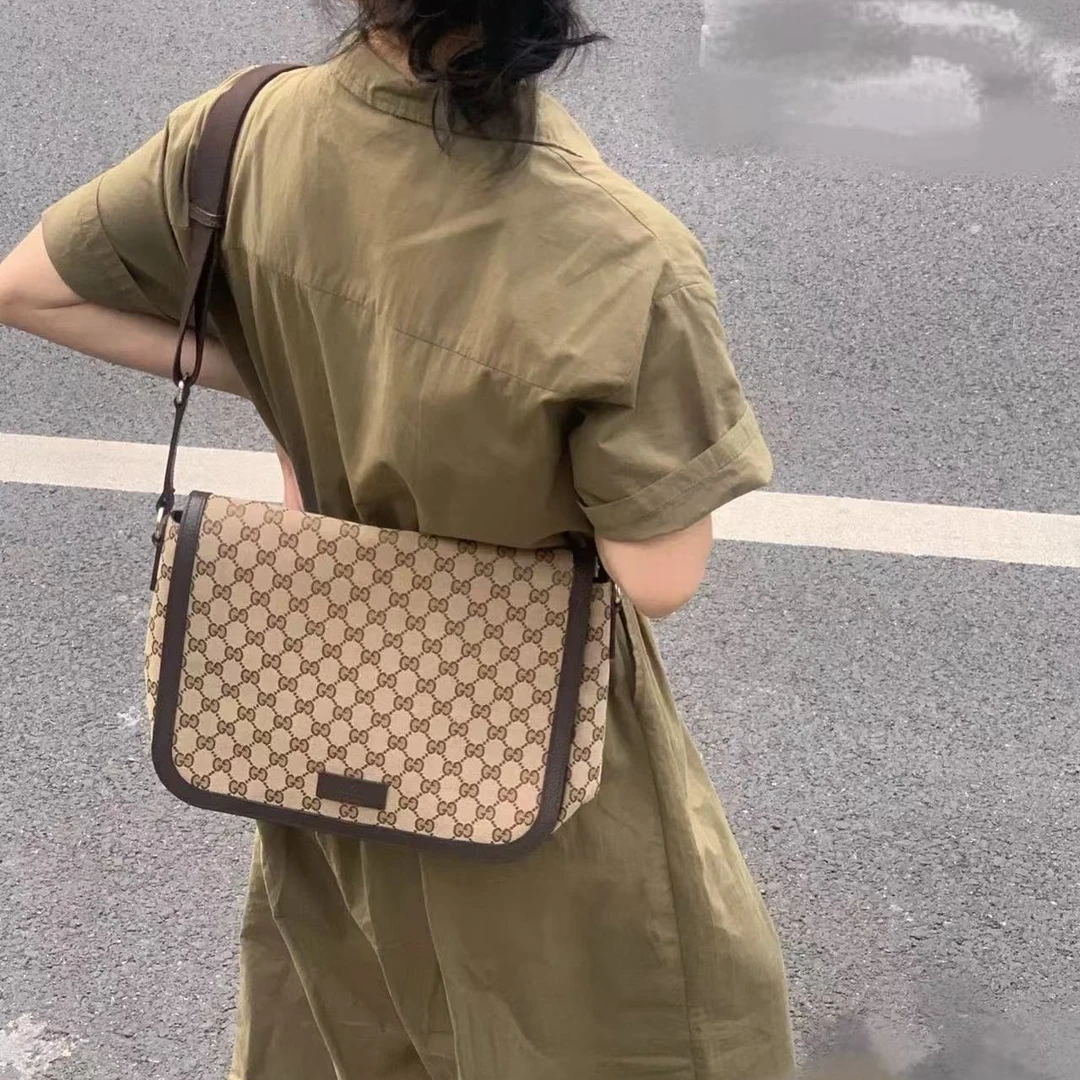 95新 GUCCI/古驰 坤球奢选 古驰老花邮差斜挎包