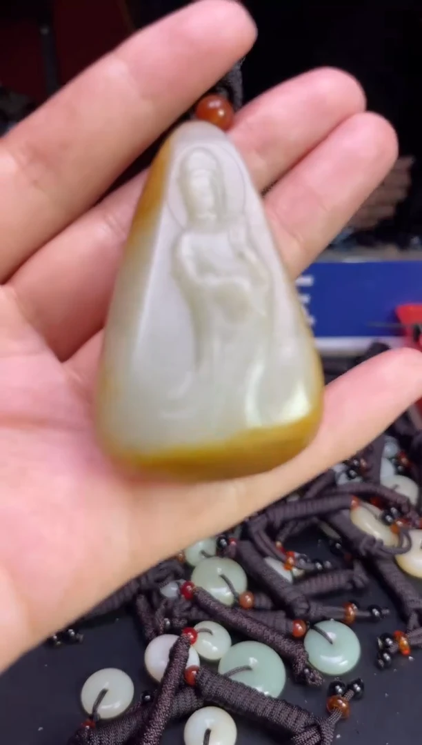 未镶嵌和田玉挂件1