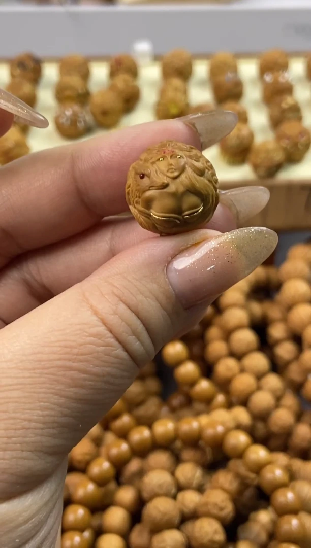 吊坠文玩核桃九尾狐刀痕