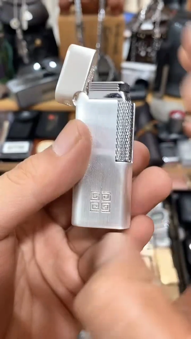 瓷片闪购商品  如图所示