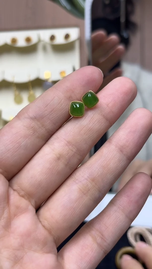 颈饰未镶嵌和田玉和田玉银镶碧玉耳钉 多样拍一发一