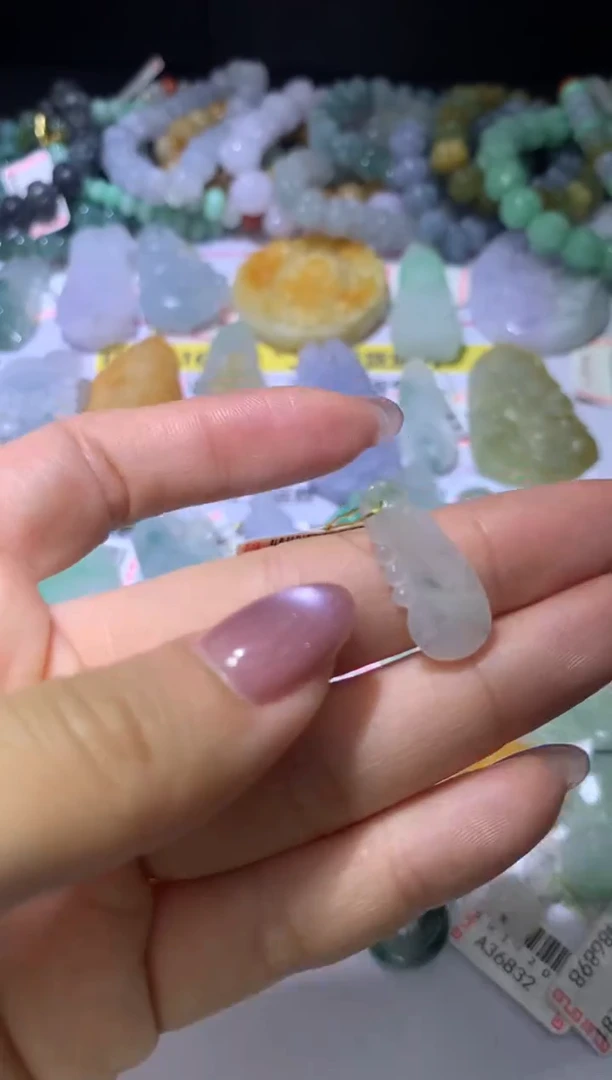 【闪购商品】翡翠颈饰未镶嵌MJX036771