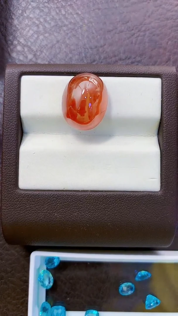 未镶嵌珠宝半成品石榴石（芬达石）25.3ct 14.22*17.61