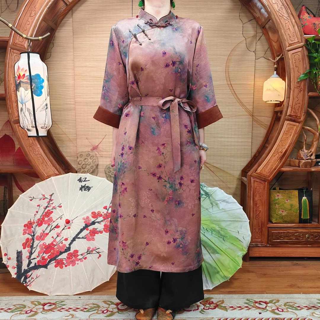 40姆米100桑蚕丝双面提花红云纱吉祥薰衣草斜襟时尚连衣裙新中式