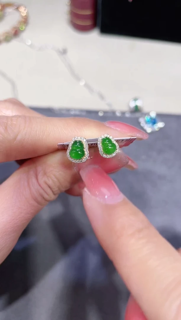 【闪购商品】翡翠耳饰18K金镶嵌··