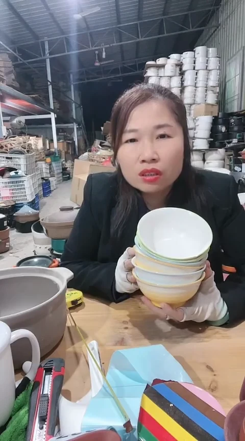 【闪购商品】瑕疵三色米饭碗六个