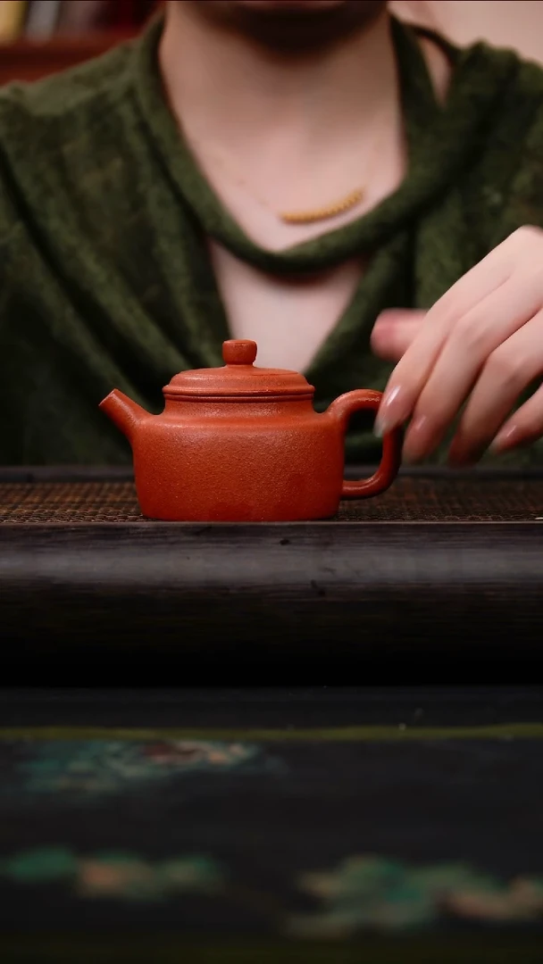 茶壶紫砂红降坡德钟 150cc