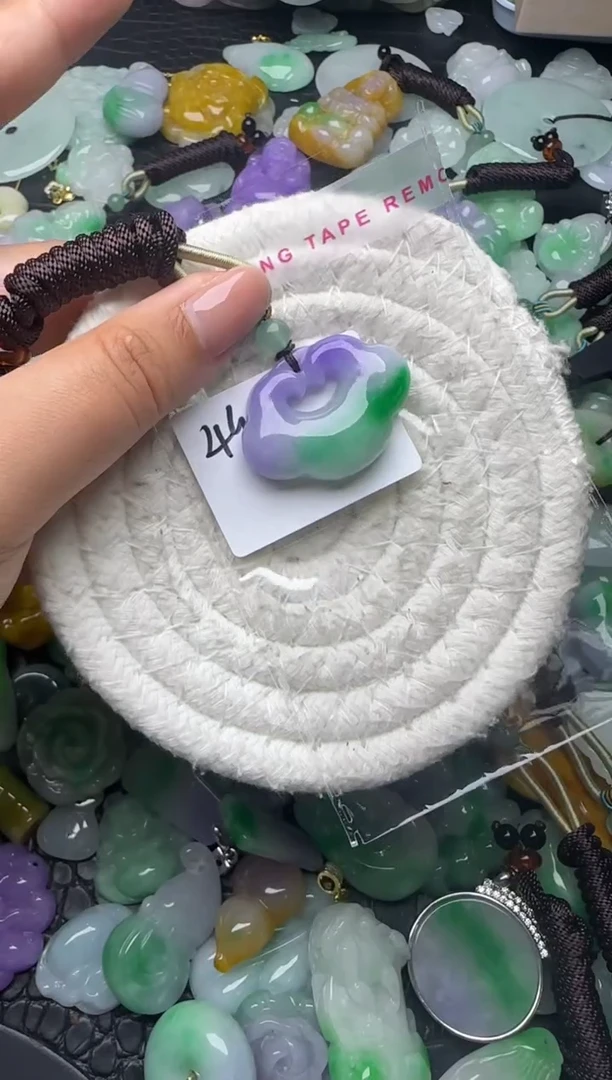颈饰未镶嵌翡翠缅甸翡翠吊坠