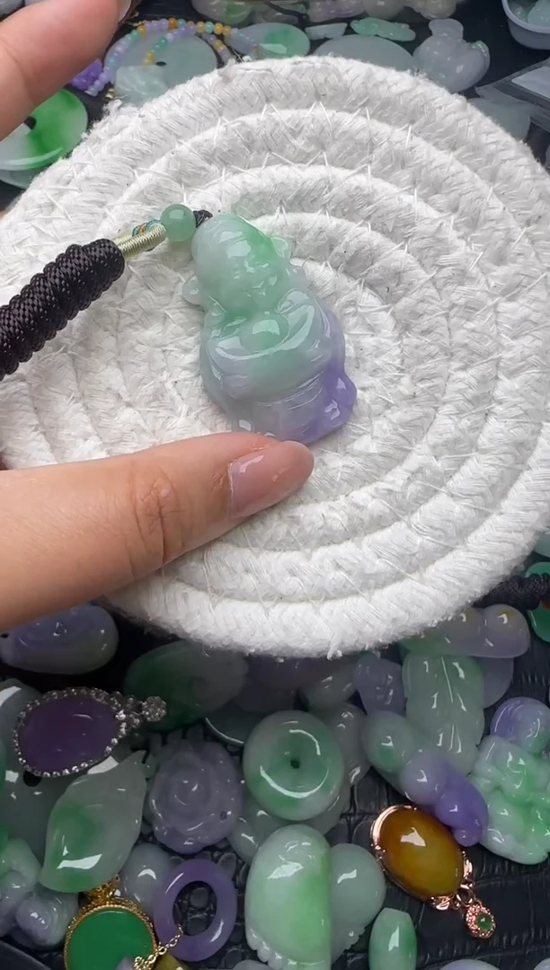 颈饰未镶嵌翡翠缅甸翡翠吊坠