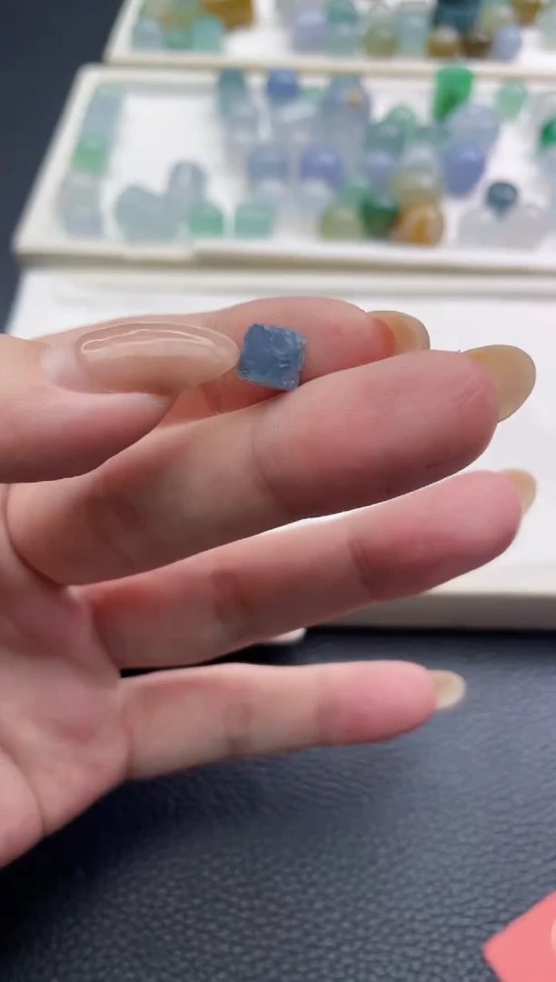 未镶嵌定制翡翠青**M珠子