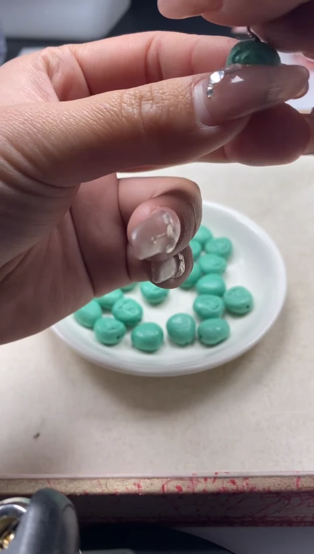 【闪购商品】玛瑙/玉髓颈饰未镶嵌x1151高瓷绿*松无相佛*1颗