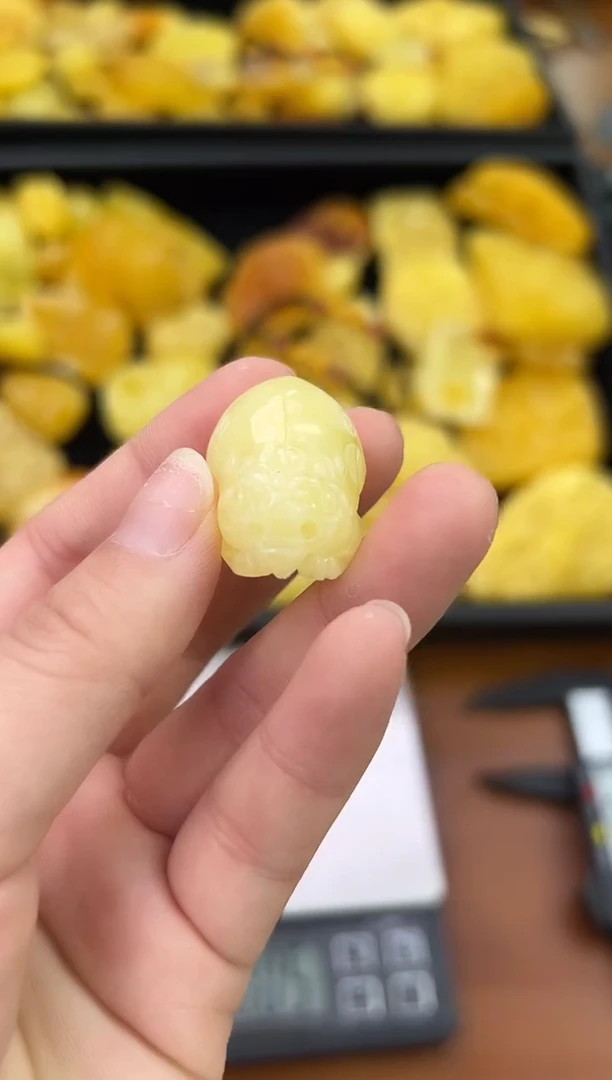 未镶嵌蜜蜡裸石琥珀蜜蜡吊坠