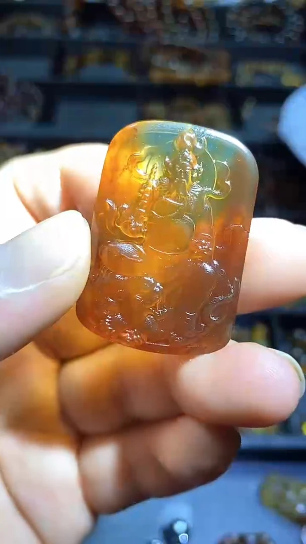 绿珀颈饰未镶嵌天然缅甸琥珀牌子