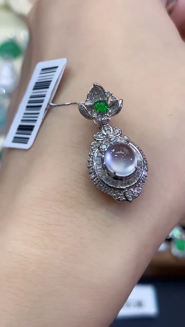 吊坠(不含链)18K金镶嵌翡翠B60