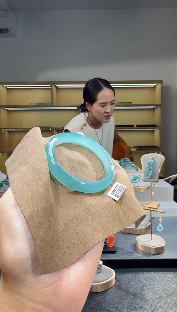 未镶嵌手镯翡翠54圈