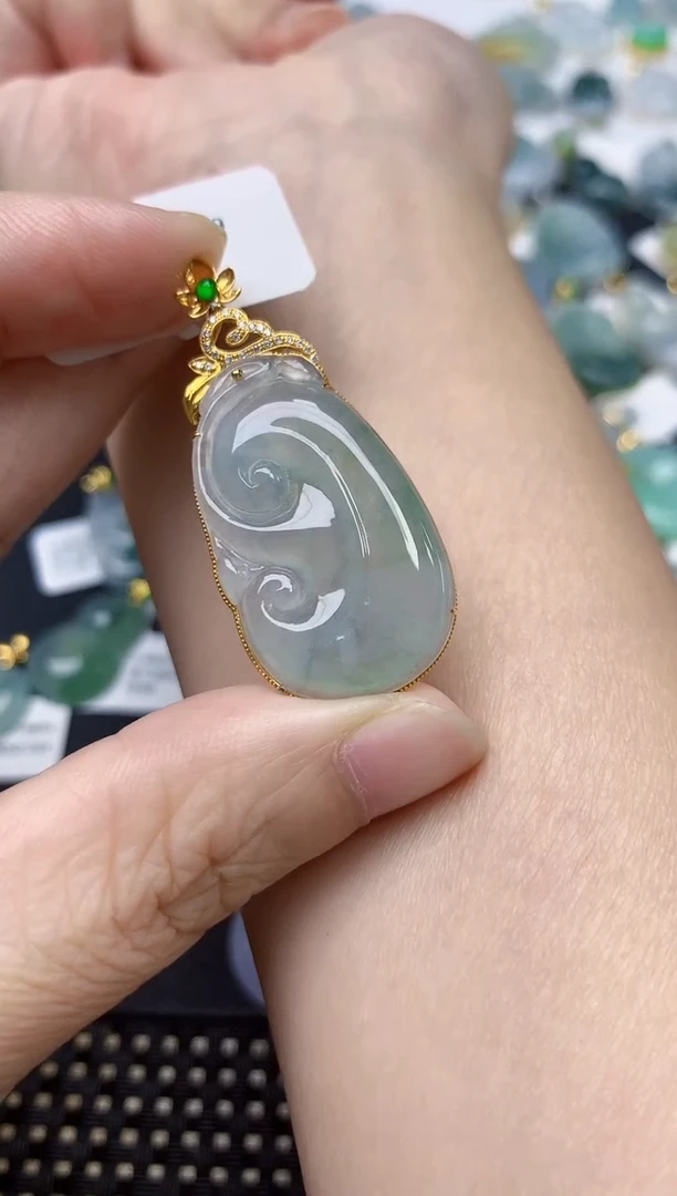 颈饰18K金镶嵌翡翠天然缅甸A货翡翠
