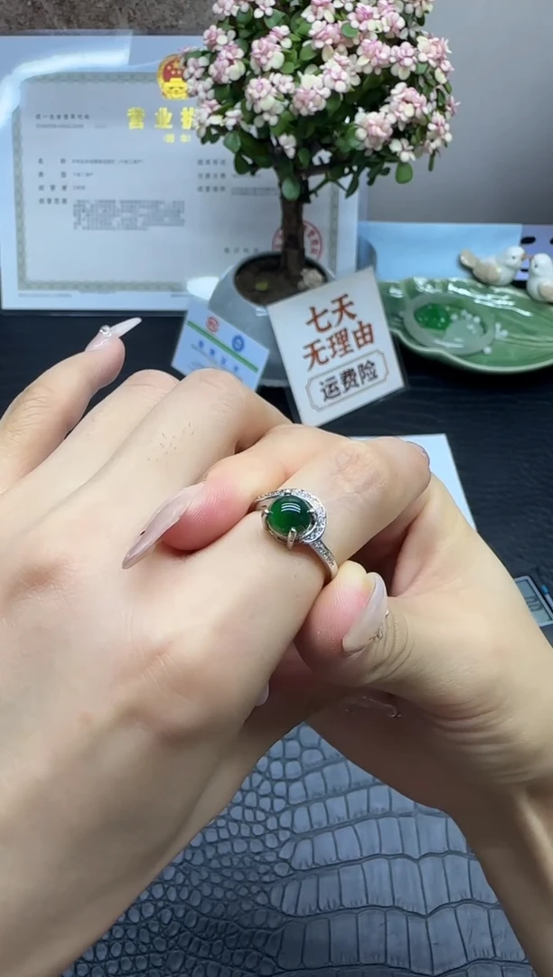 翡翠挂件未镶嵌纯天然翡翠A货，基地发货，鉴定验真，一物一证