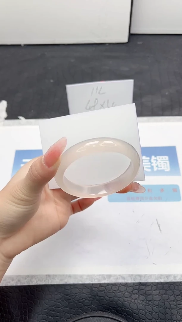 【闪购商品】石英质玉手镯未镶嵌108-56