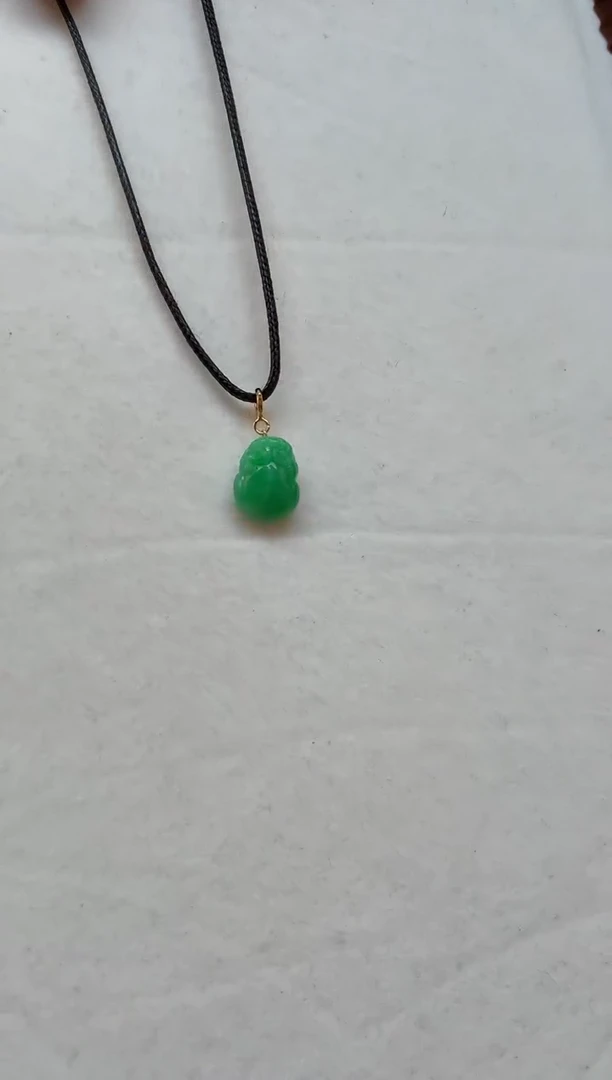 颈饰18K金镶嵌翡翠挂件