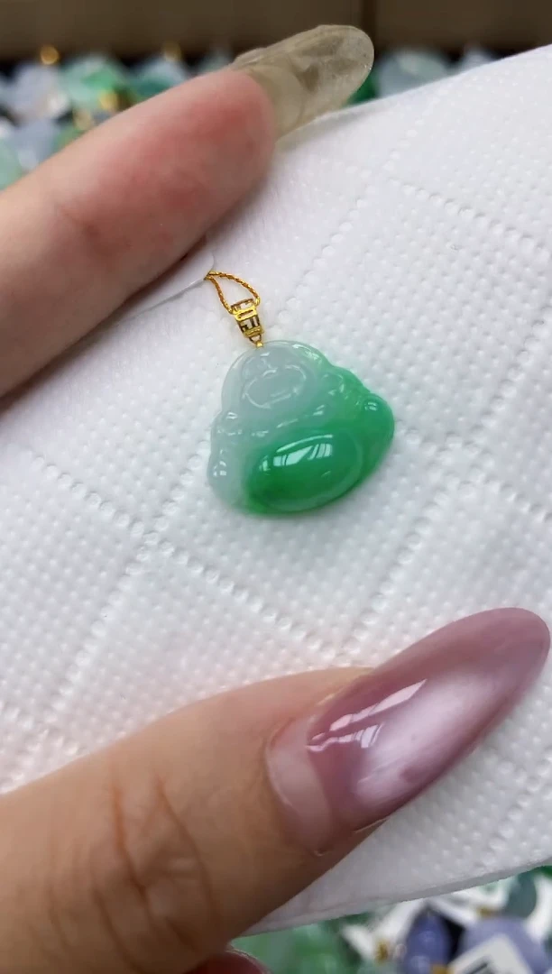 翡翠18K金镶嵌颈饰1111111111