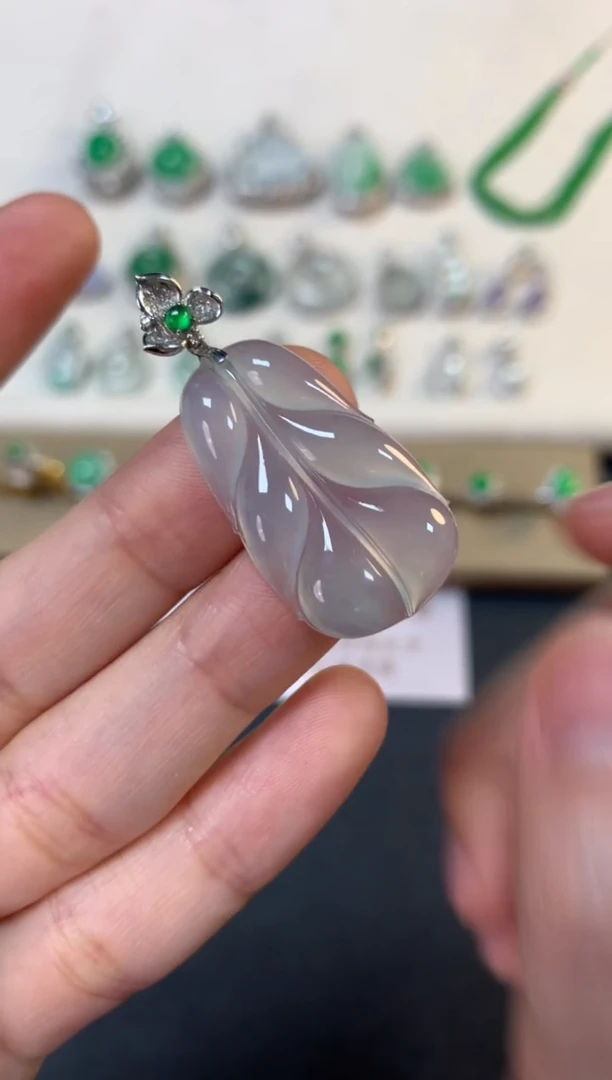 【闪购商品】翡翠吊坠(不含链)18K金镶嵌叶子3980