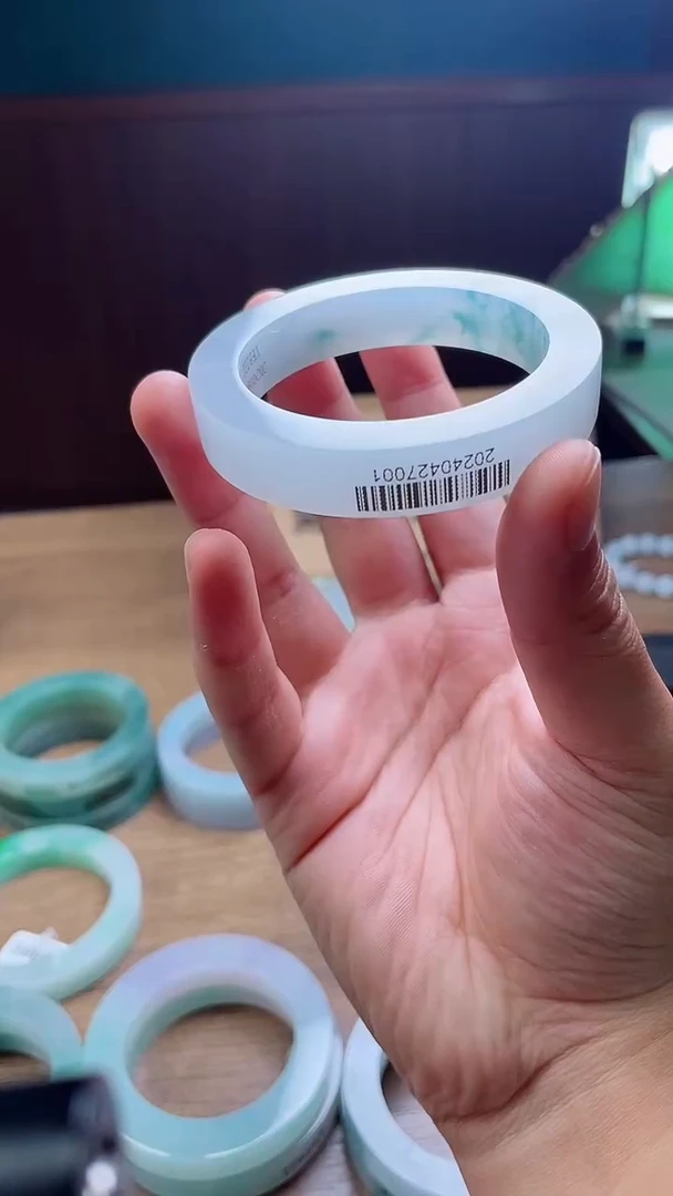 定制翡翠手镯未镶嵌依**飘定制