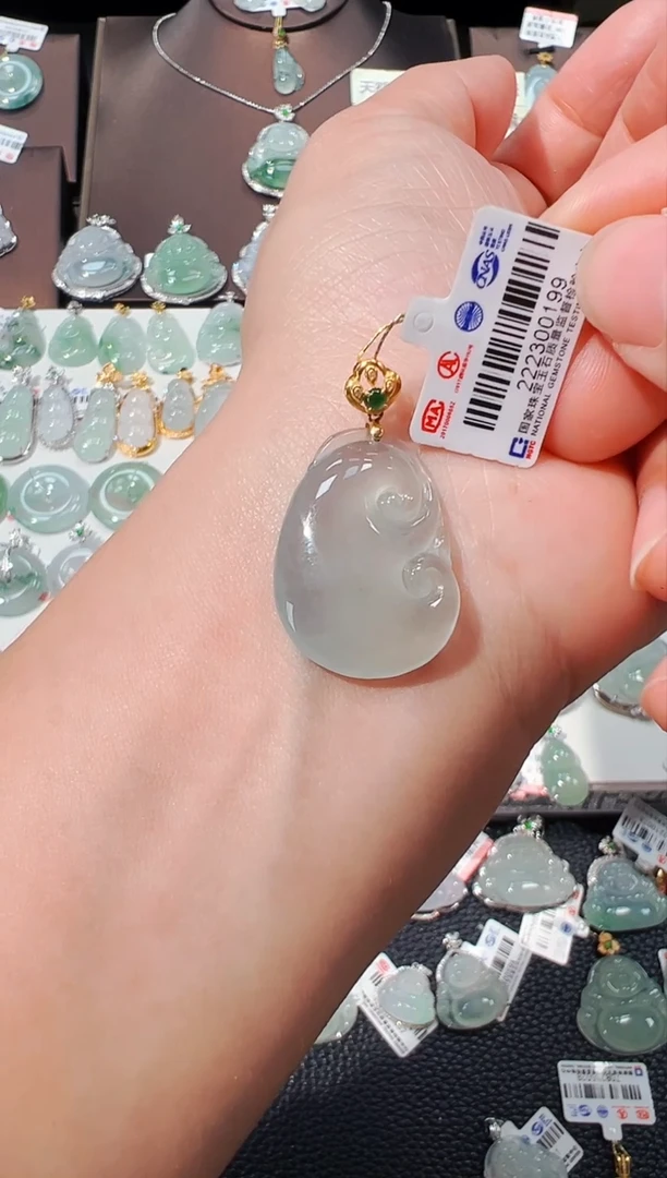 【闪购商品】翡翠吊坠(不含链)18K金镶嵌如意吊坠199