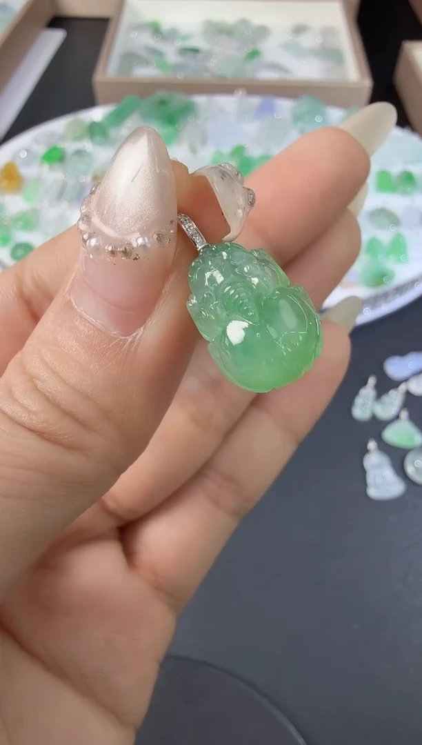 颈饰18K金镶嵌翡翠H1224-1501-627