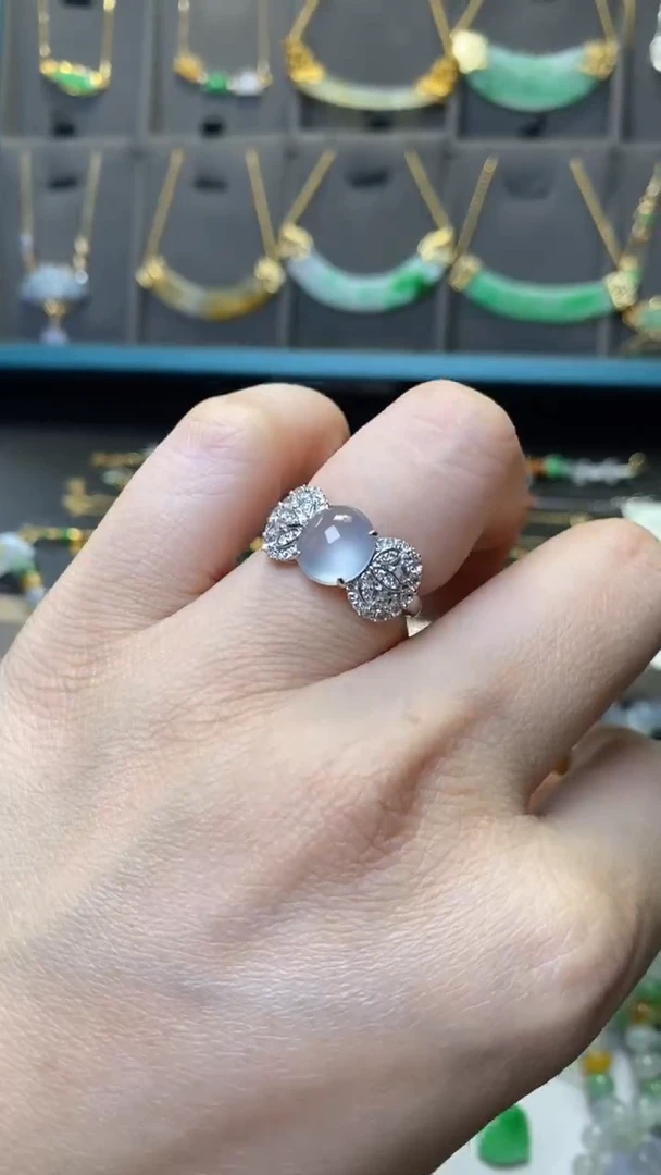 颈饰18K金镶嵌翡翠39804