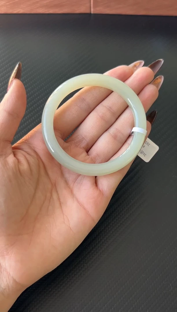 未镶嵌手镯和田玉且末微色差近矿56+sk