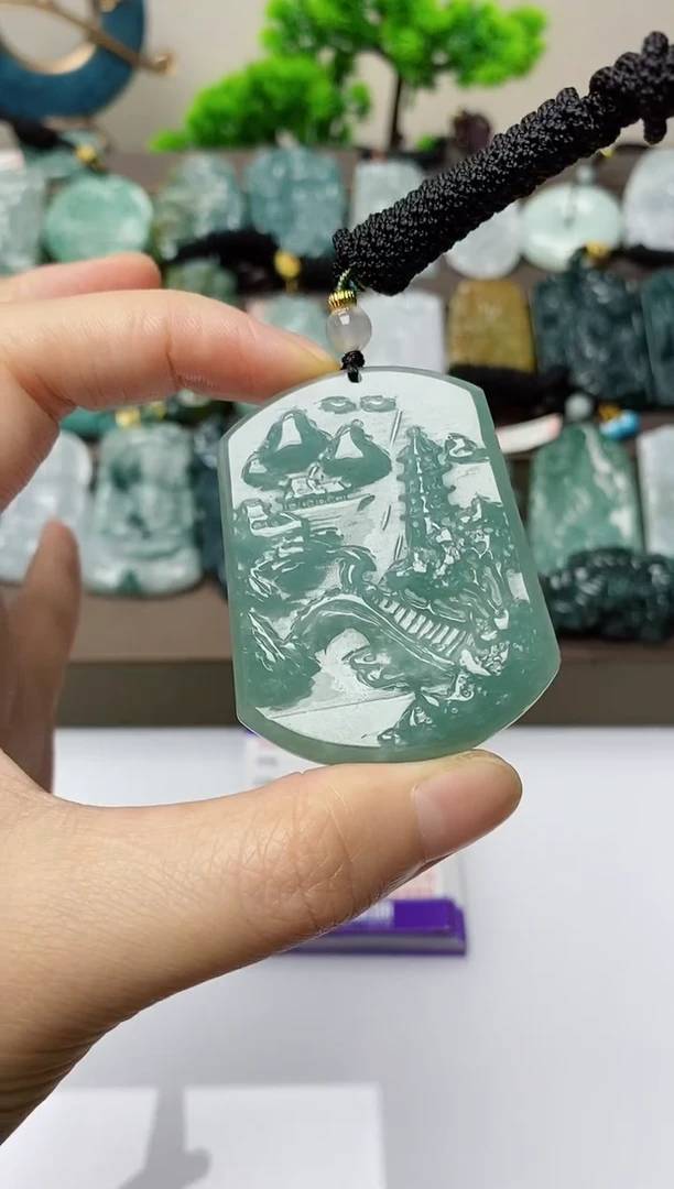 翡翠未镶嵌颈饰