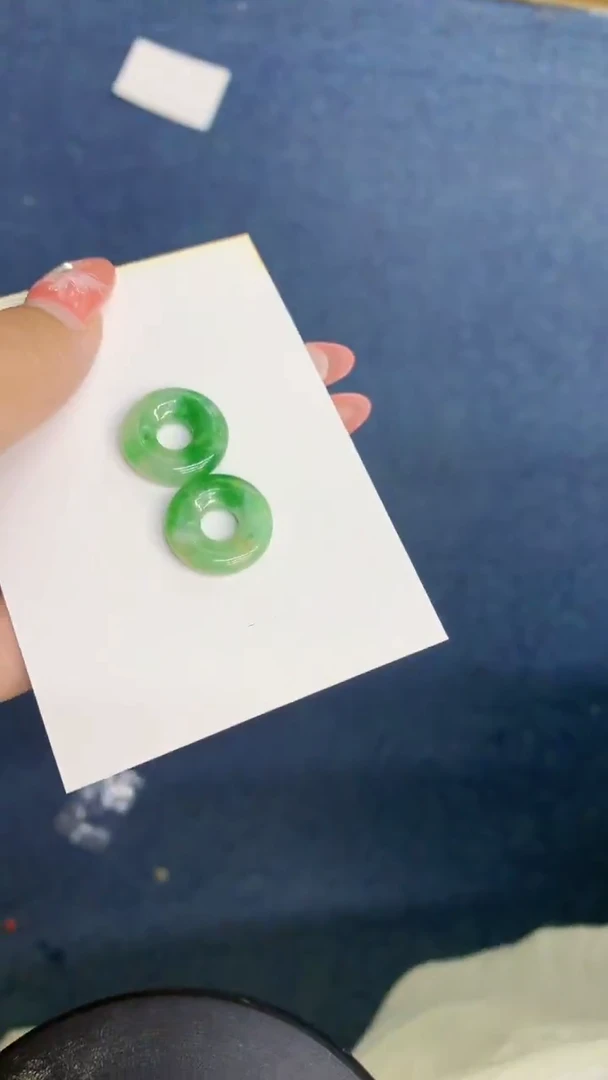 颈饰未镶嵌翡翠1